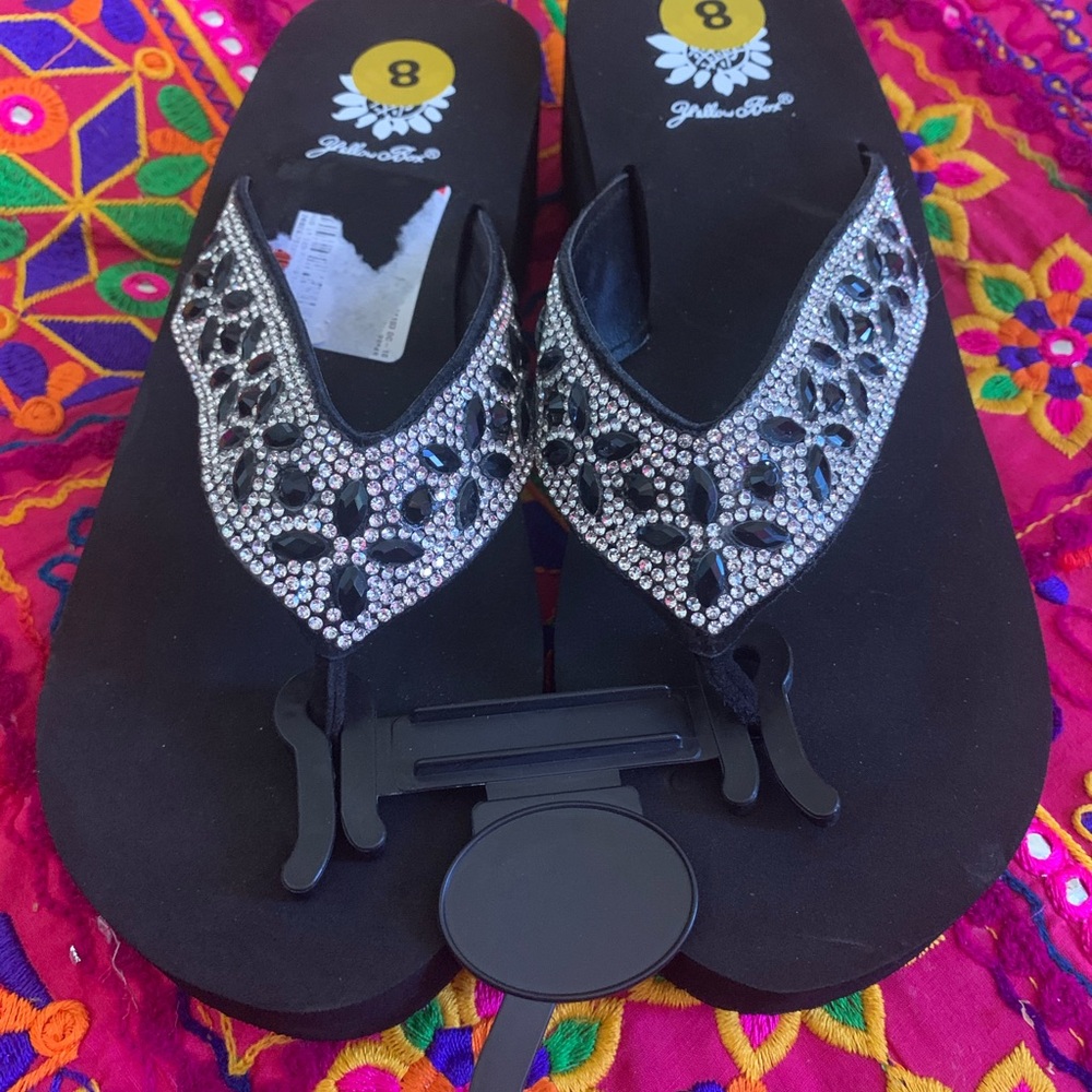 Brand new Yellow Box Gorgeous Sandals